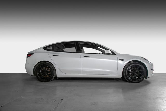 5YJ3E7EB8MF885332 2021 TESLA MODEL 3-2