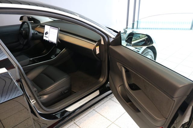 5YJ3E7EA4KF340409 2019 TESLA MODEL 3-5