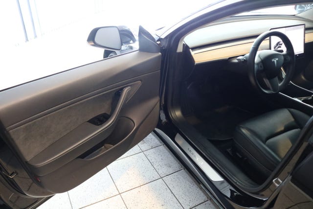 2019 TESLA MODEL 3 - 8