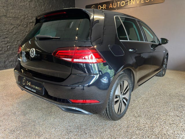 2018 VOLKSWAGEN GOLF - 8
