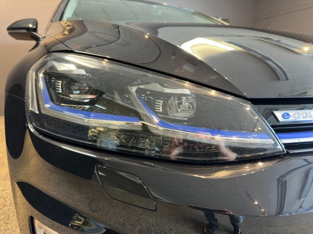 WVWZZZAUZJ8906805 2018 VOLKSWAGEN GOLF-3