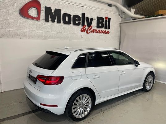 null 2015 AUDI A3-4