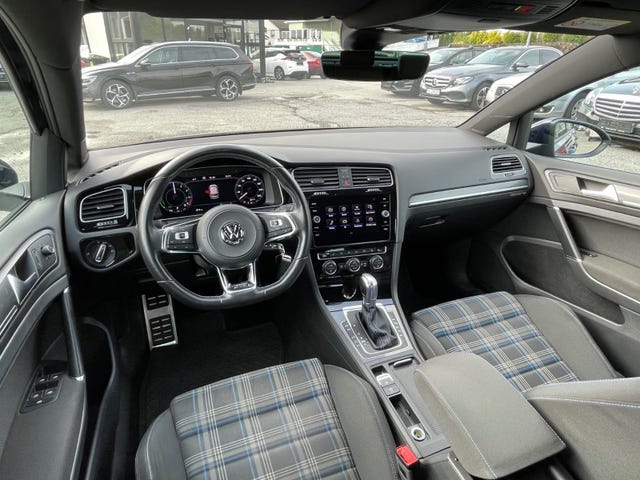 2018 VOLKSWAGEN GOLF - 10