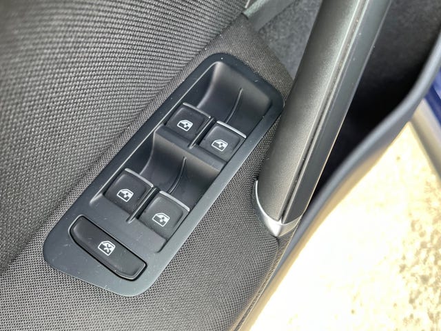 2018 VOLKSWAGEN GOLF - 18