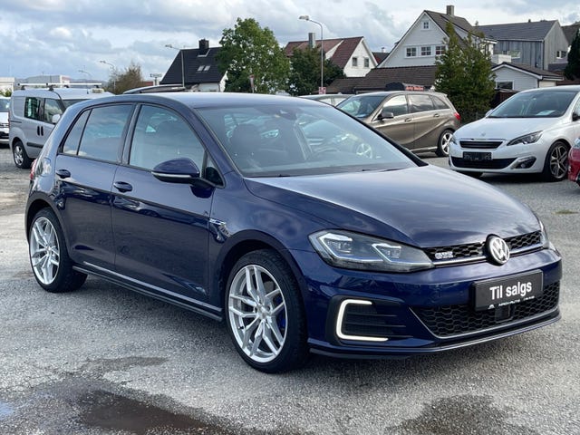 WVWZZZAUZJW801140 2018 VOLKSWAGEN GOLF-2