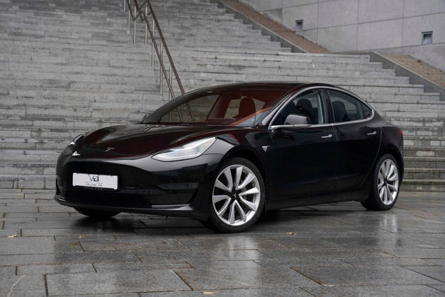 5YJ3E7EB3KF333475 2019 TESLA MODEL 3-1