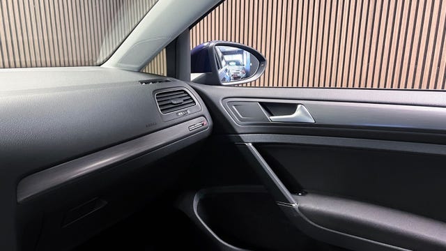 2018 VOLKSWAGEN GOLF - 25