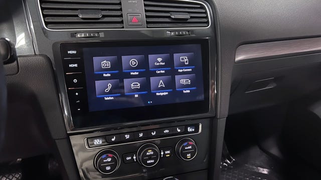 2018 VOLKSWAGEN GOLF - 19