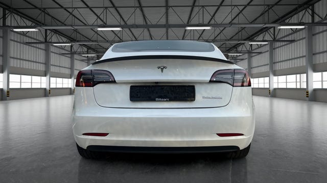 5YJ3E7EBXKF470834 2019 TESLA MODEL 3-4