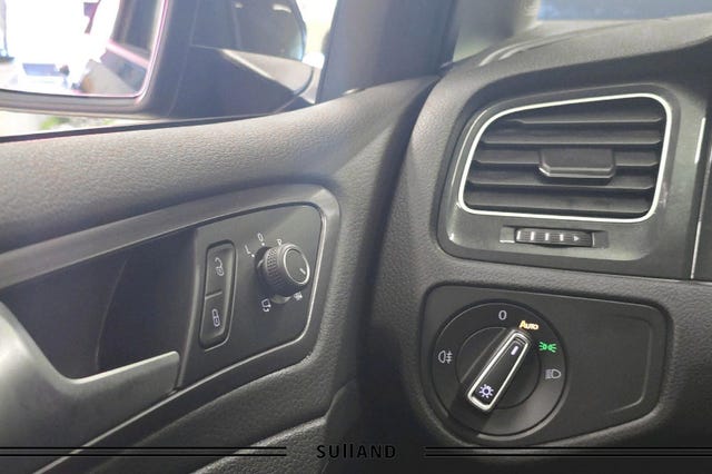 2019 VOLKSWAGEN GOLF - 31