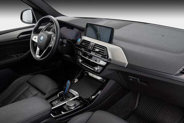 2021 BMW IX3 - 23