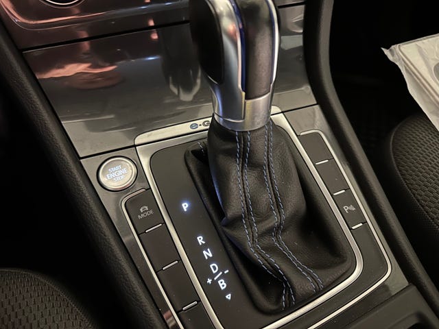 2018 VOLKSWAGEN GOLF - 25