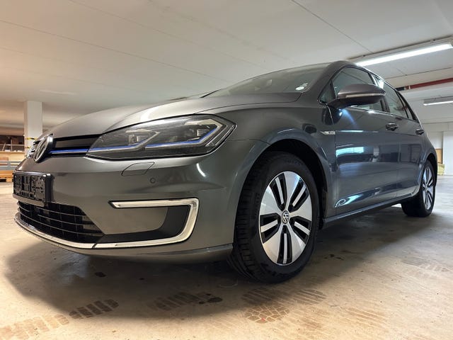 WVWZZZAUZJ8907681 2018 VOLKSWAGEN GOLF-2