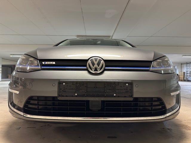 WVWZZZAUZJ8907681 2018 VOLKSWAGEN GOLF-4