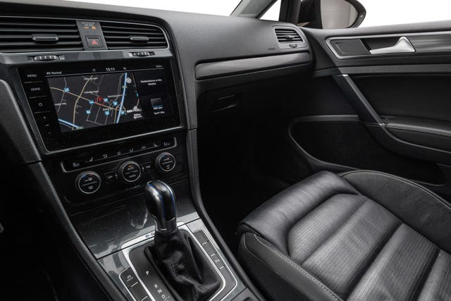 2019 VOLKSWAGEN GOLF - 12