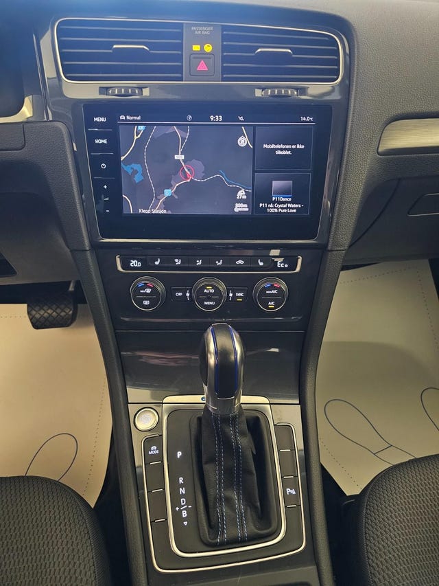 2019 VOLKSWAGEN GOLF - 23