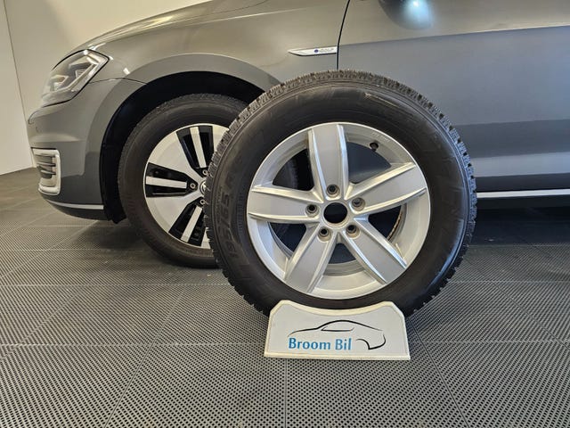 2019 VOLKSWAGEN GOLF - 11