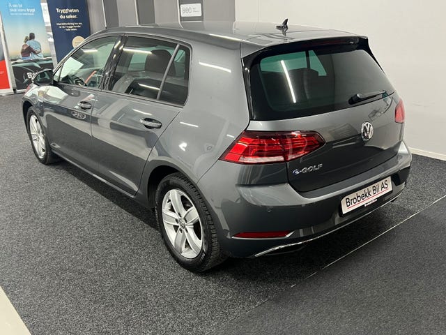 WVWZZZAUZJ8907302 2018 VOLKSWAGEN GOLF-4
