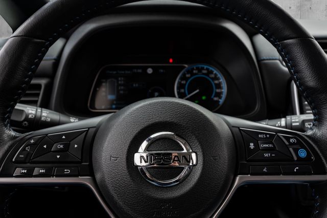 2020 NISSAN LEAF - 17