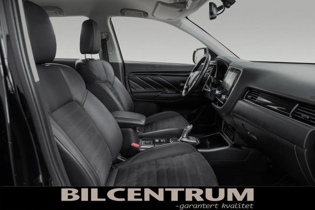 2020 MITSUBISHI OUTLANDER - 24