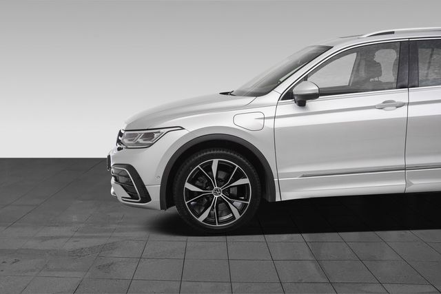 2021 VOLKSWAGEN TIGUAN - 9