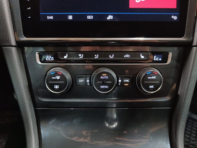 2018 VOLKSWAGEN GOLF - 40