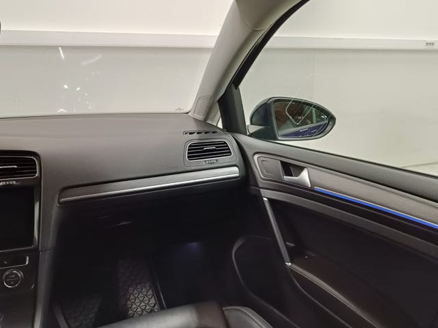 2018 VOLKSWAGEN GOLF - 18