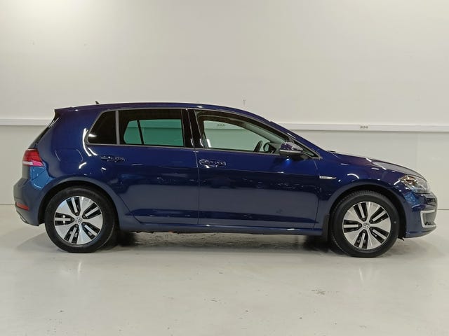 WVWZZZAUZJW905917 2018 VOLKSWAGEN GOLF-4