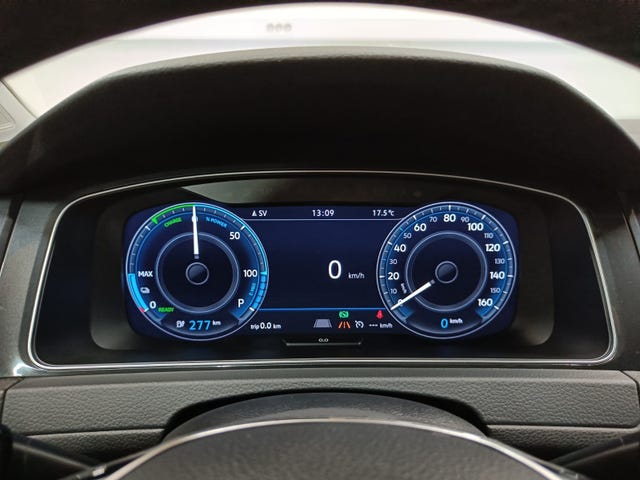 2018 VOLKSWAGEN GOLF - 26