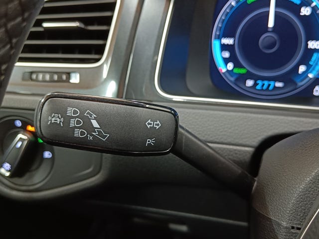 2018 VOLKSWAGEN GOLF - 23