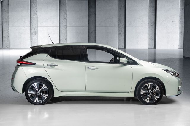 2020 NISSAN LEAF - 5