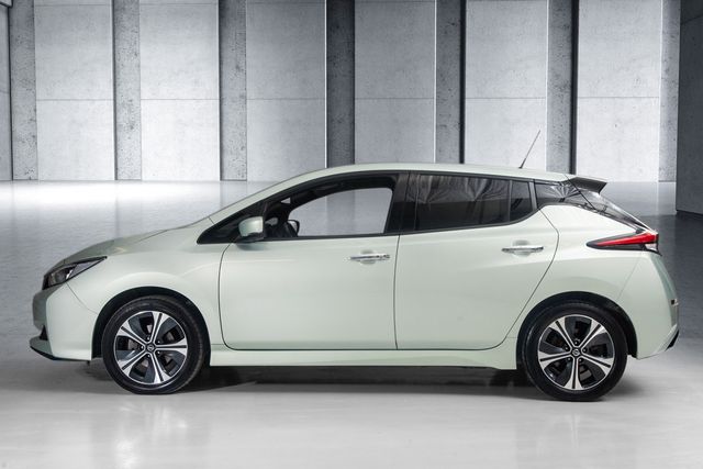 2020 NISSAN LEAF - 6