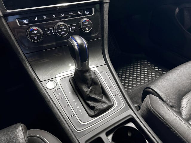 2018 VOLKSWAGEN GOLF - 14