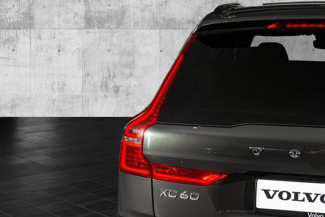 2021 VOLVO XC60 - 9