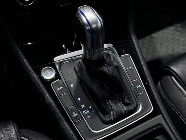 2018 VOLKSWAGEN GOLF - 27