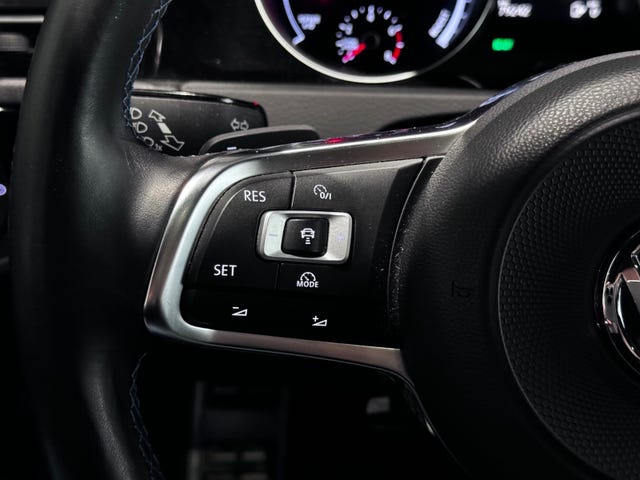 2018 VOLKSWAGEN GOLF - 18