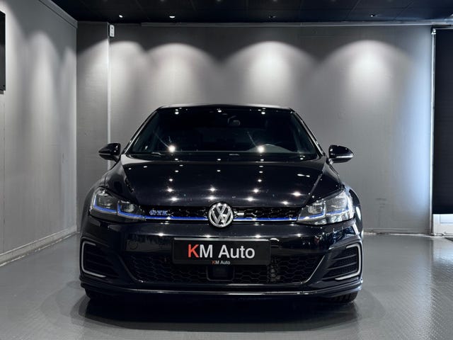 WVWZZZAUZJW804696 2018 VOLKSWAGEN GOLF-1