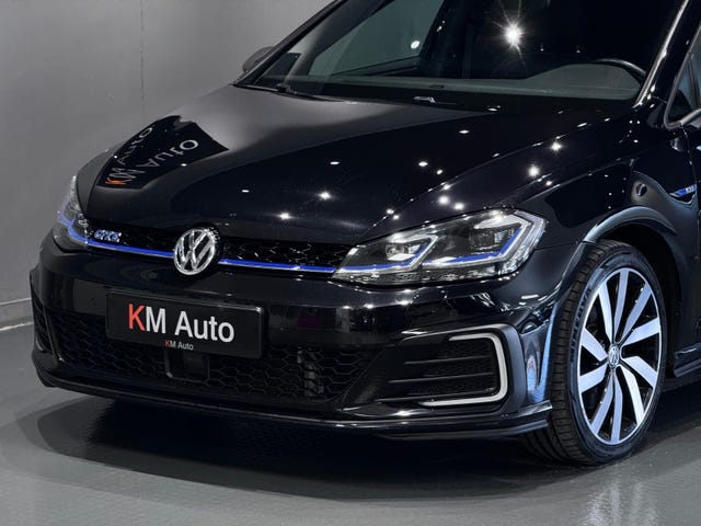 WVWZZZAUZJW804696 2018 VOLKSWAGEN GOLF-2