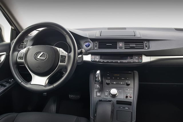 2012 LEXUS CT200H - 11