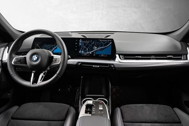 2024 BMW IX1 - 16