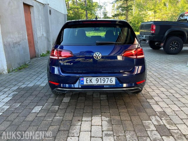 WVWZZZAUZJ8907494 2018 VOLKSWAGEN GOLF-2