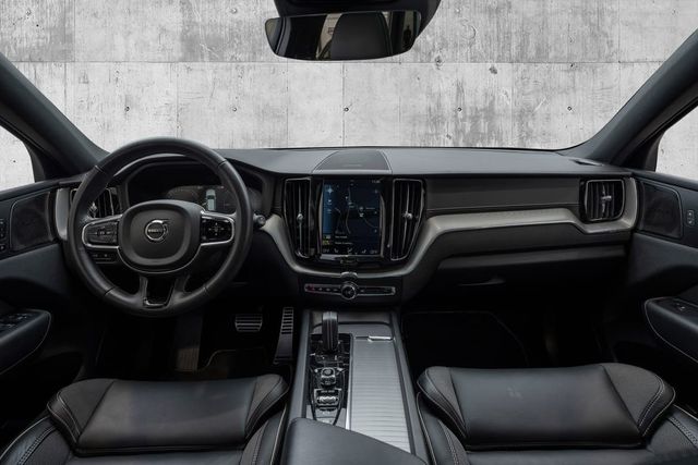 2021 VOLVO XC60 - 18