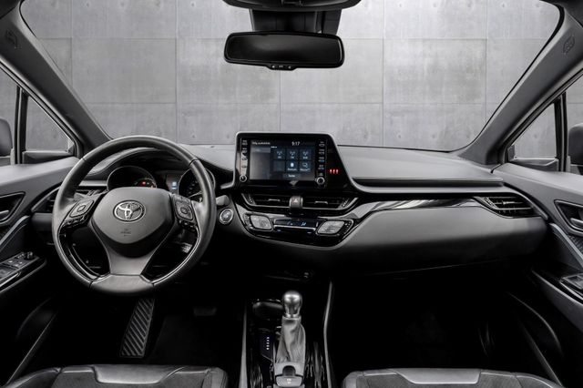 2021 TOYOTA C-HR - 12