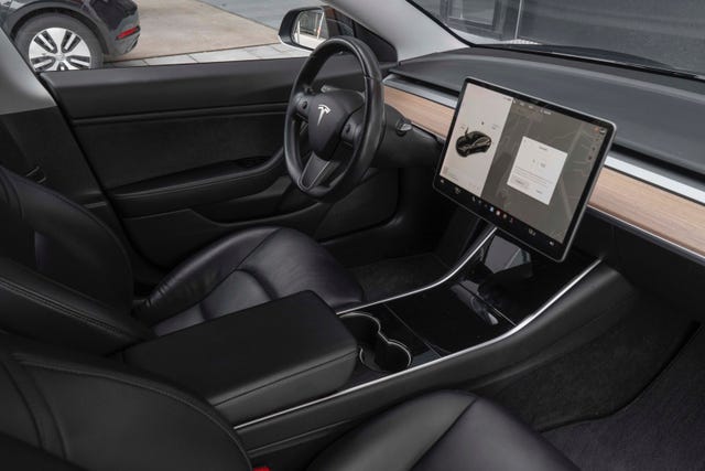 2019 TESLA MODEL 3 - 16