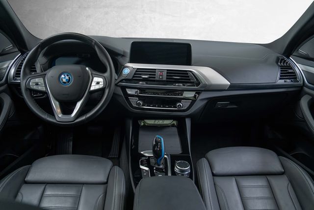 2021 BMW IX3 - 24