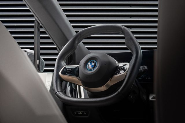 2022 BMW IX XDRIVE 40 - 16