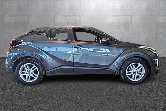 2022 TOYOTA C-HR - 17