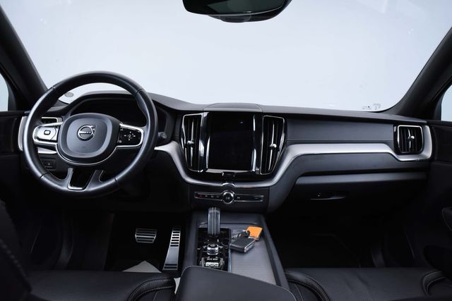 2021 VOLVO XC60 - 18