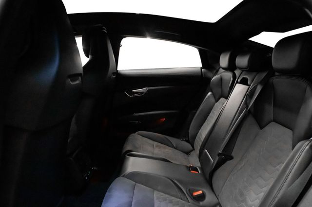 2022 AUDI E-TRON GT RS - 41