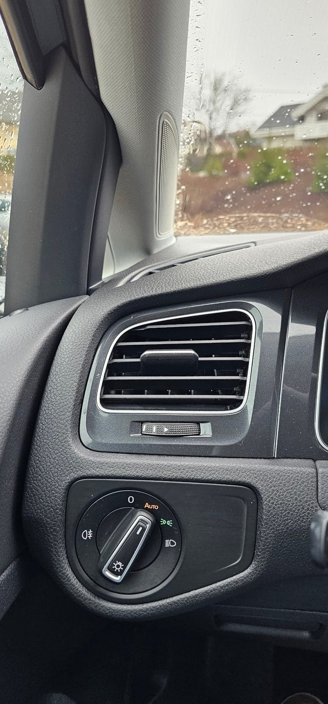2018 VOLKSWAGEN GOLF - 24